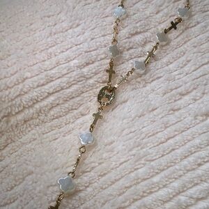 NWOT Gold and White Clover Y Necklace